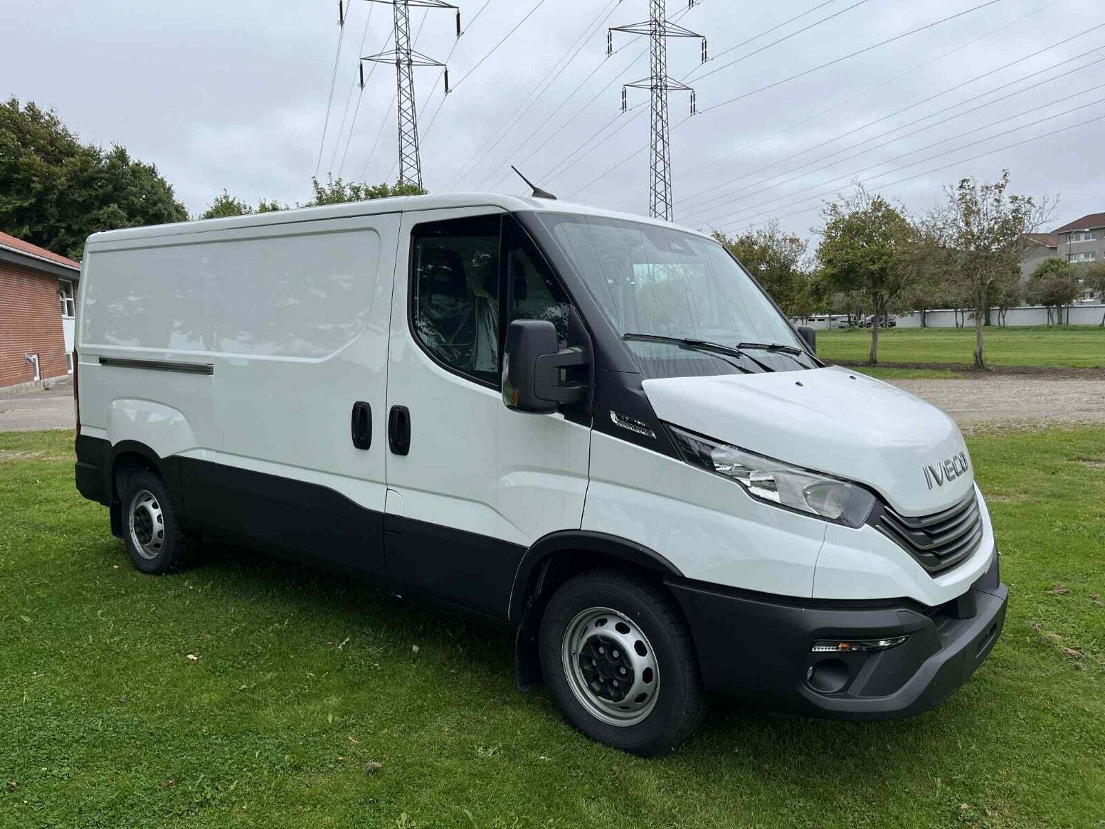 Hvid Iveco Daily fra 2025