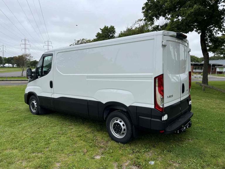 Iveco Daily 2,3 35S16 9m³ Van AG8