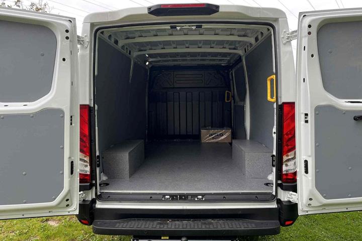 Hvid Iveco Daily fra 2025
