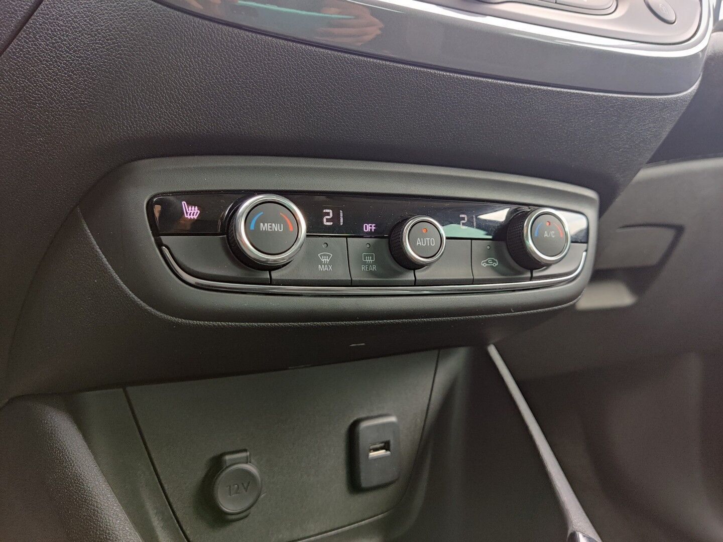 Blå Opel Crossland X fra 2020