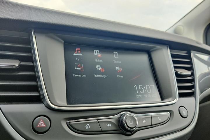 Blå Opel Crossland X fra 2020