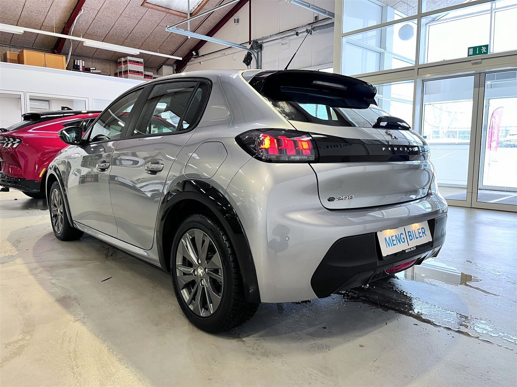 Peugeot e-208