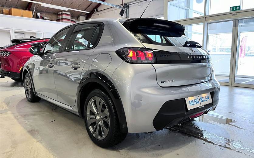 Peugeot e-208