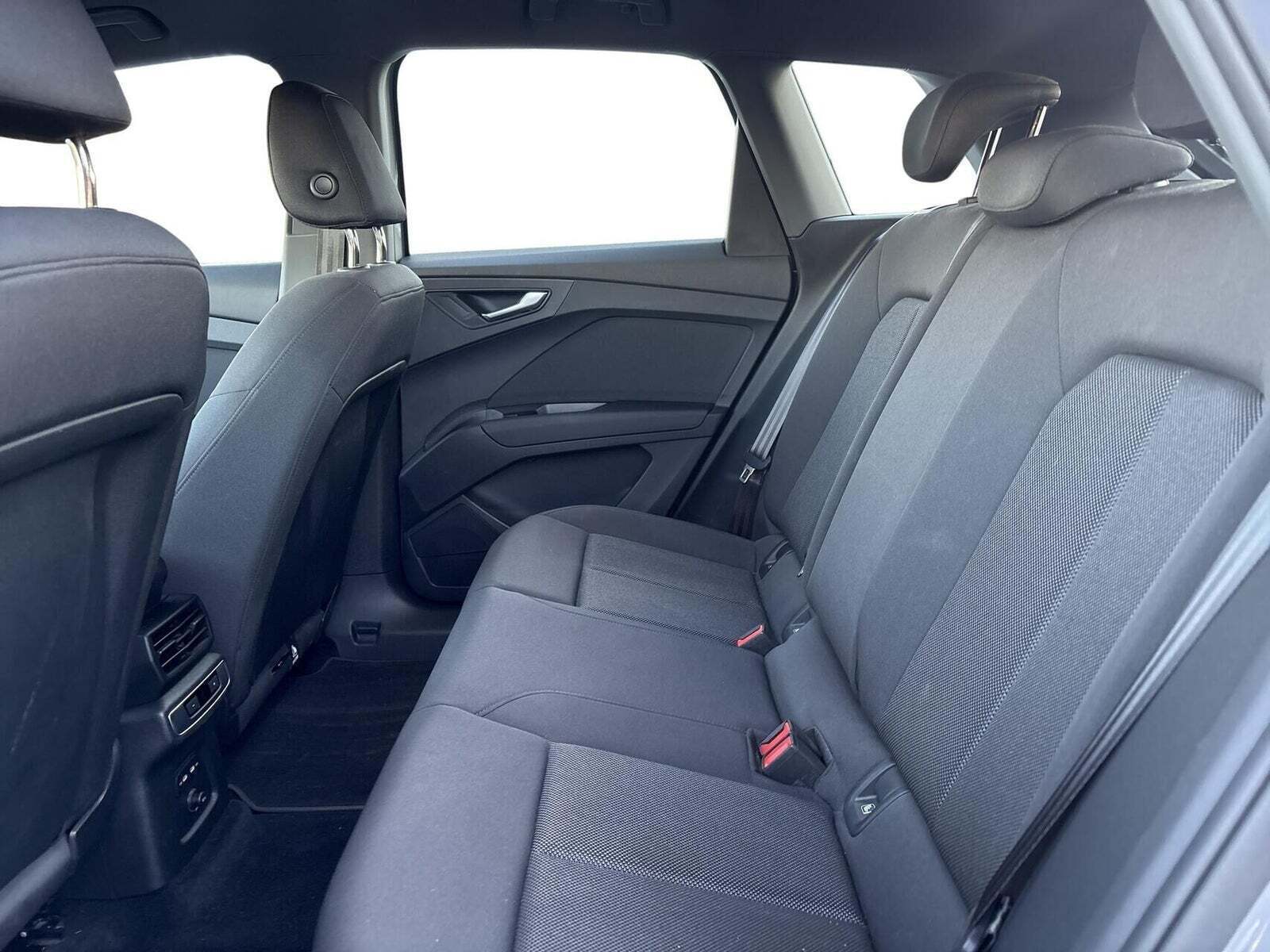 Audi Q4 e-tron 40 Business