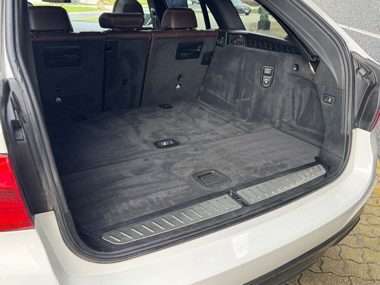 Hvid BMW 530d fra 2017