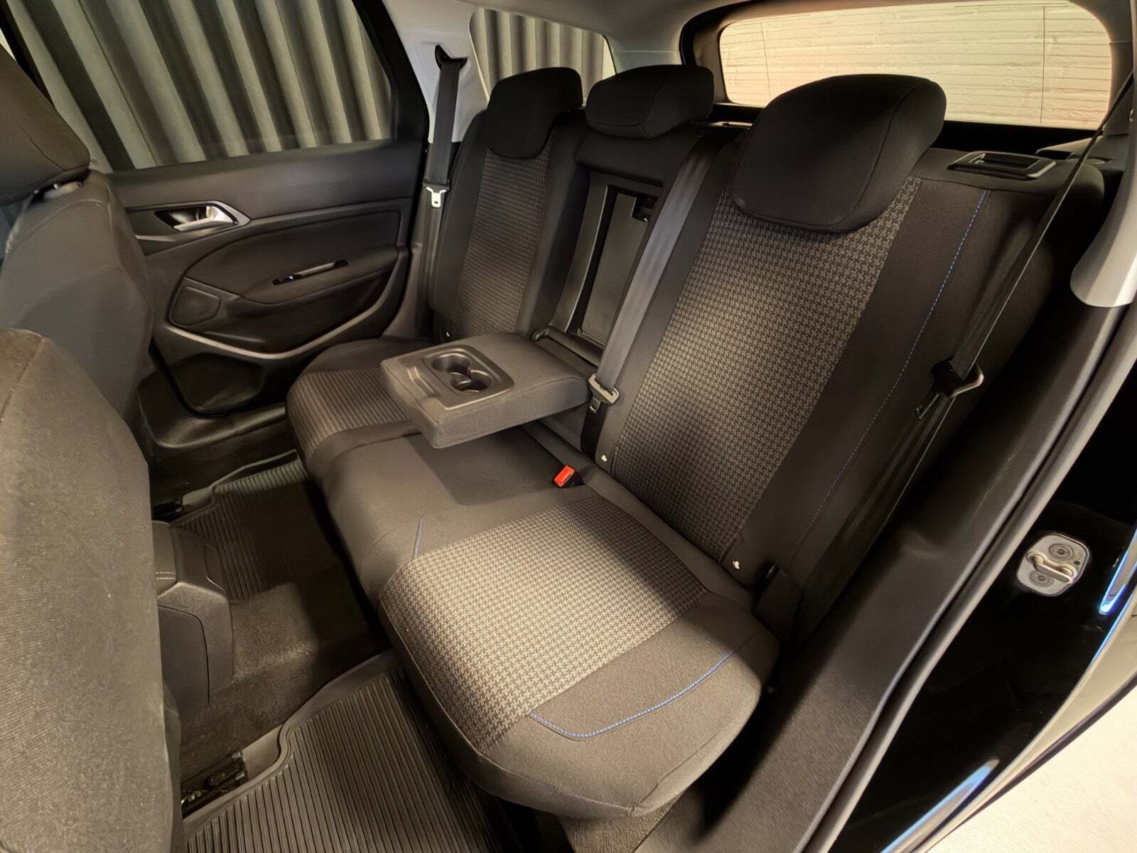 Sort Peugeot 308 fra 2020