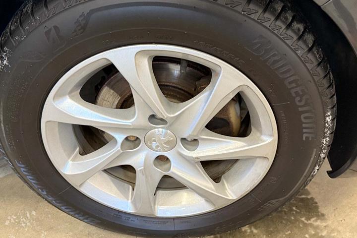 Sort Peugeot 208 fra 2016