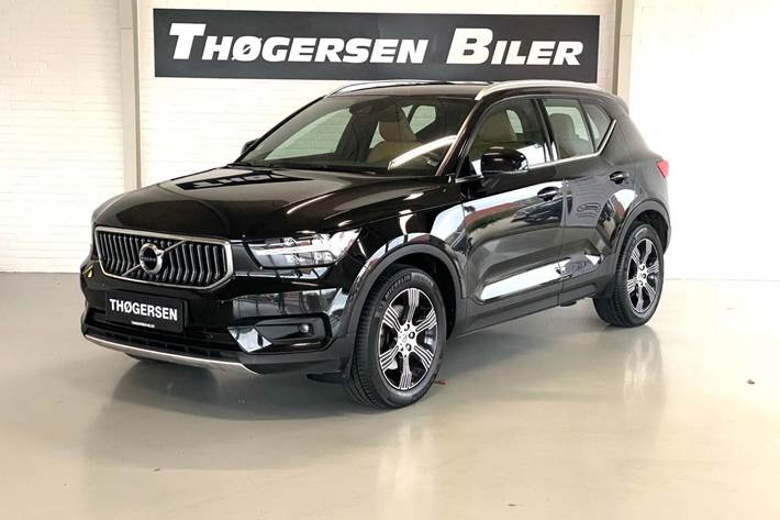 Sort Volvo XC40 fra 2019 set udefra