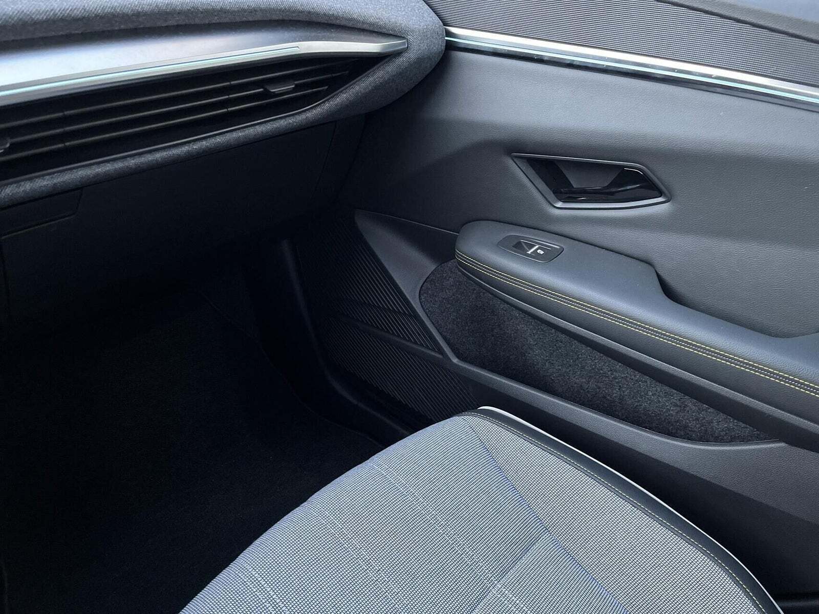 Hvid Renault Megane E-Tech fra 2024