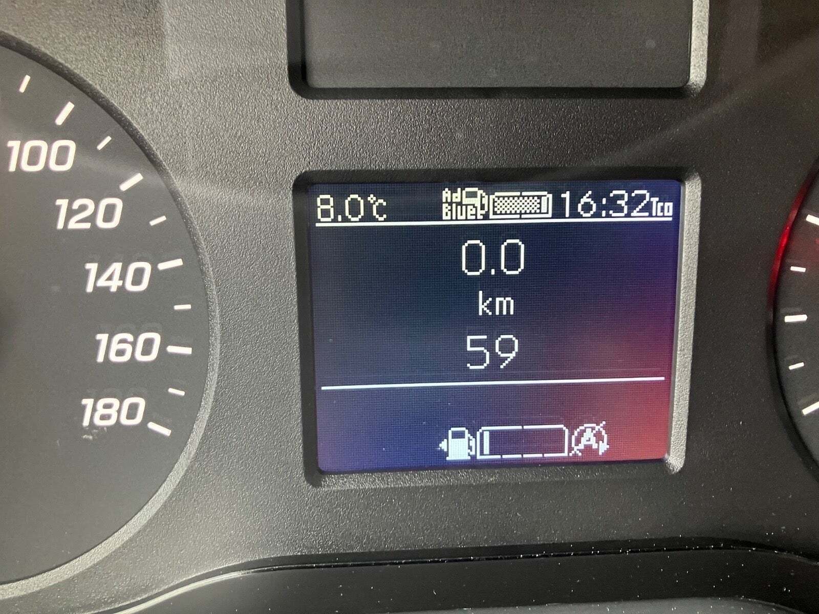 Hvid Mercedes Sprinter 515 fra 2023