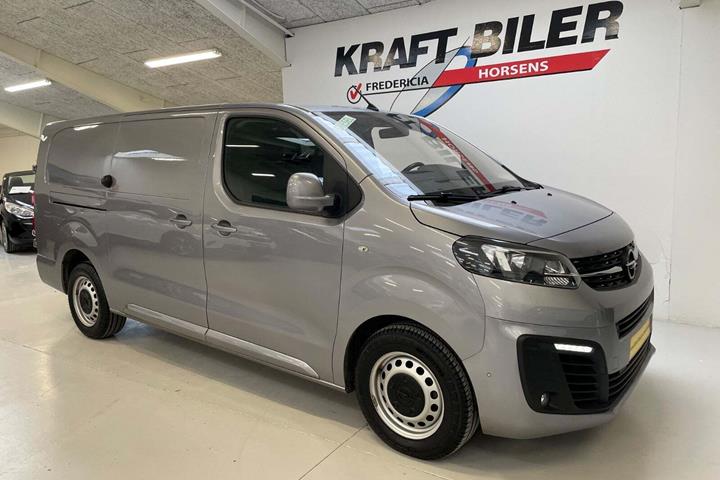 Blå Opel Vivaro fra 2019