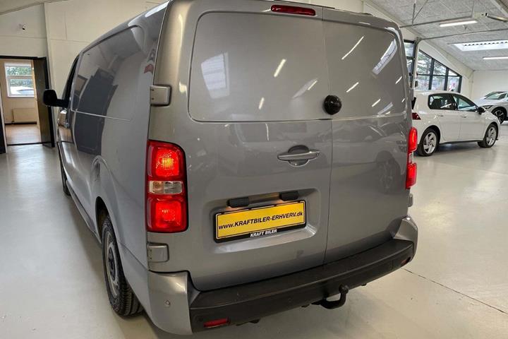 Blå Opel Vivaro fra 2019