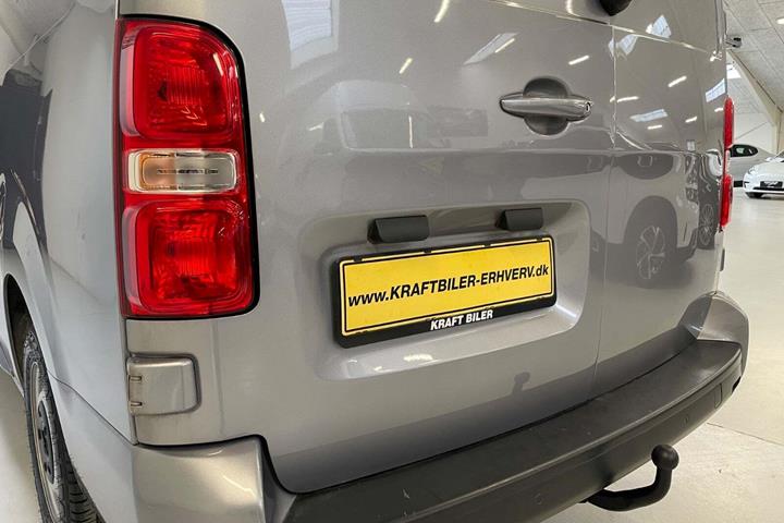 Blå Opel Vivaro fra 2019
