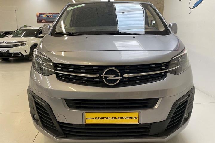Blå Opel Vivaro fra 2019
