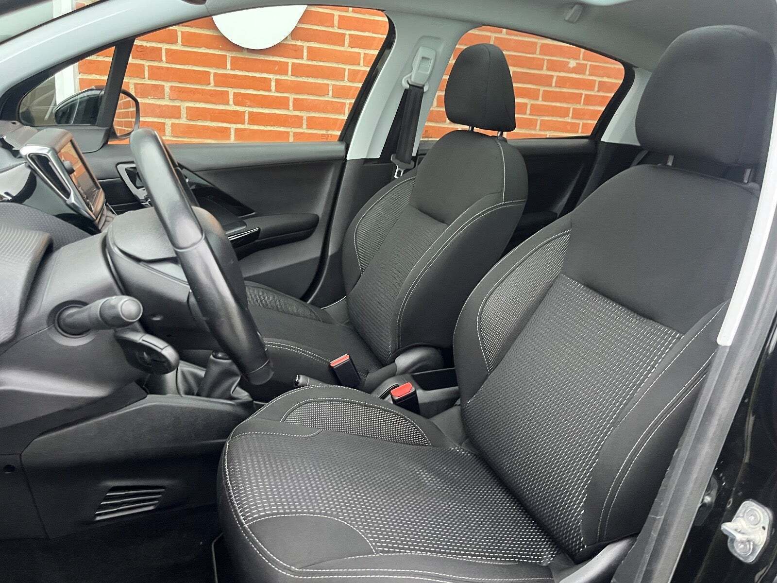 Peugeot 208 1,5 BlueHDi 100 Signature Sky