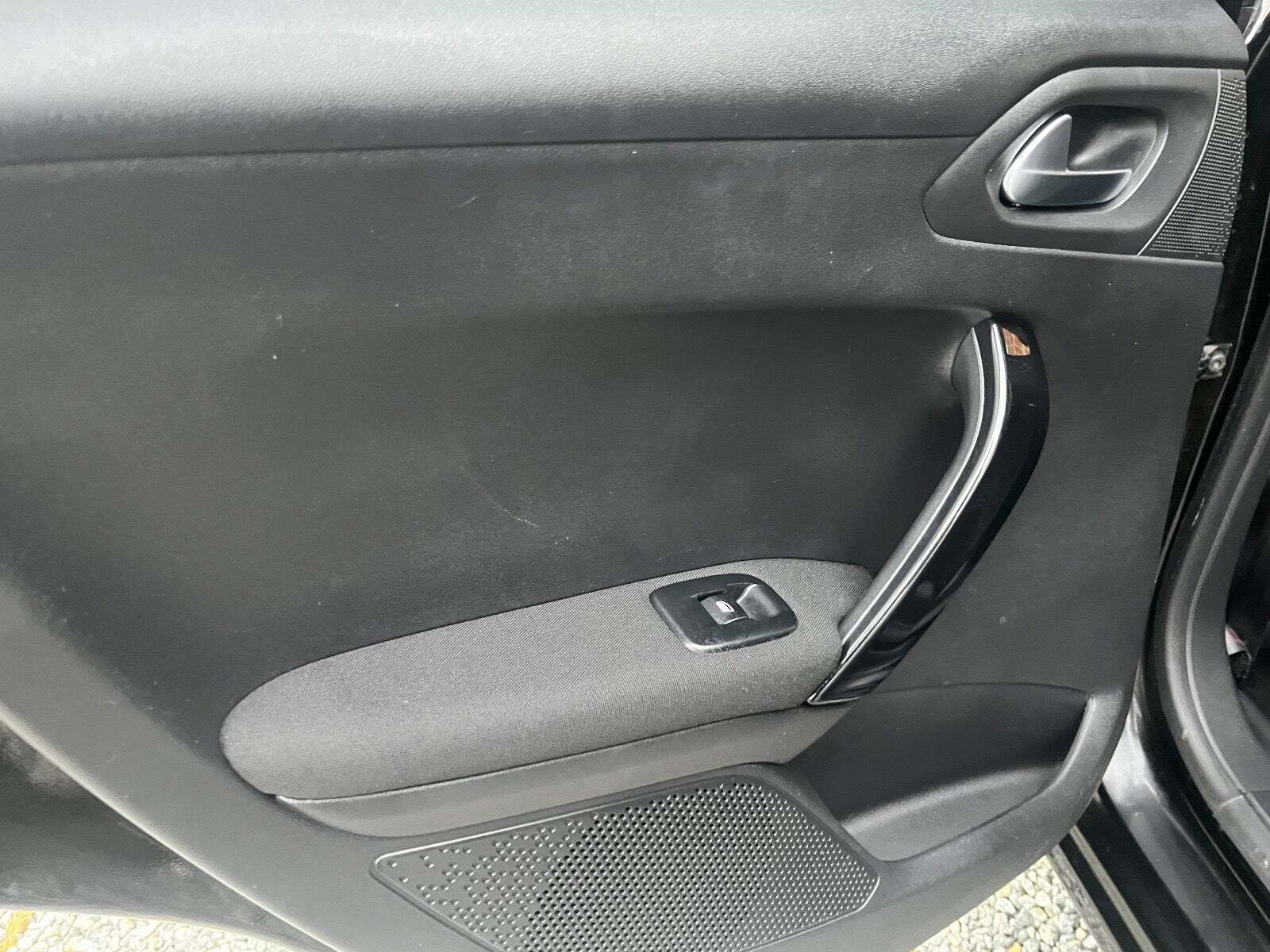 Sort Peugeot 208 fra 2020