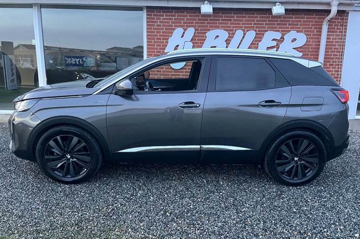 Grå Peugeot 3008 fra 2021