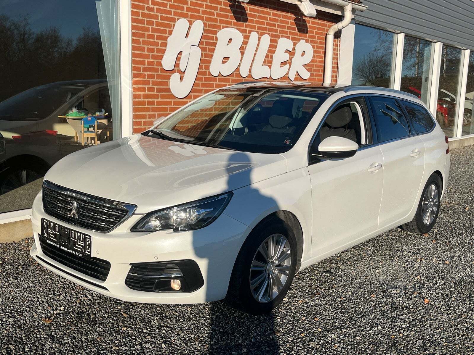 Peugeot 308 1,5 BlueHDi 130 Allure Sky SW