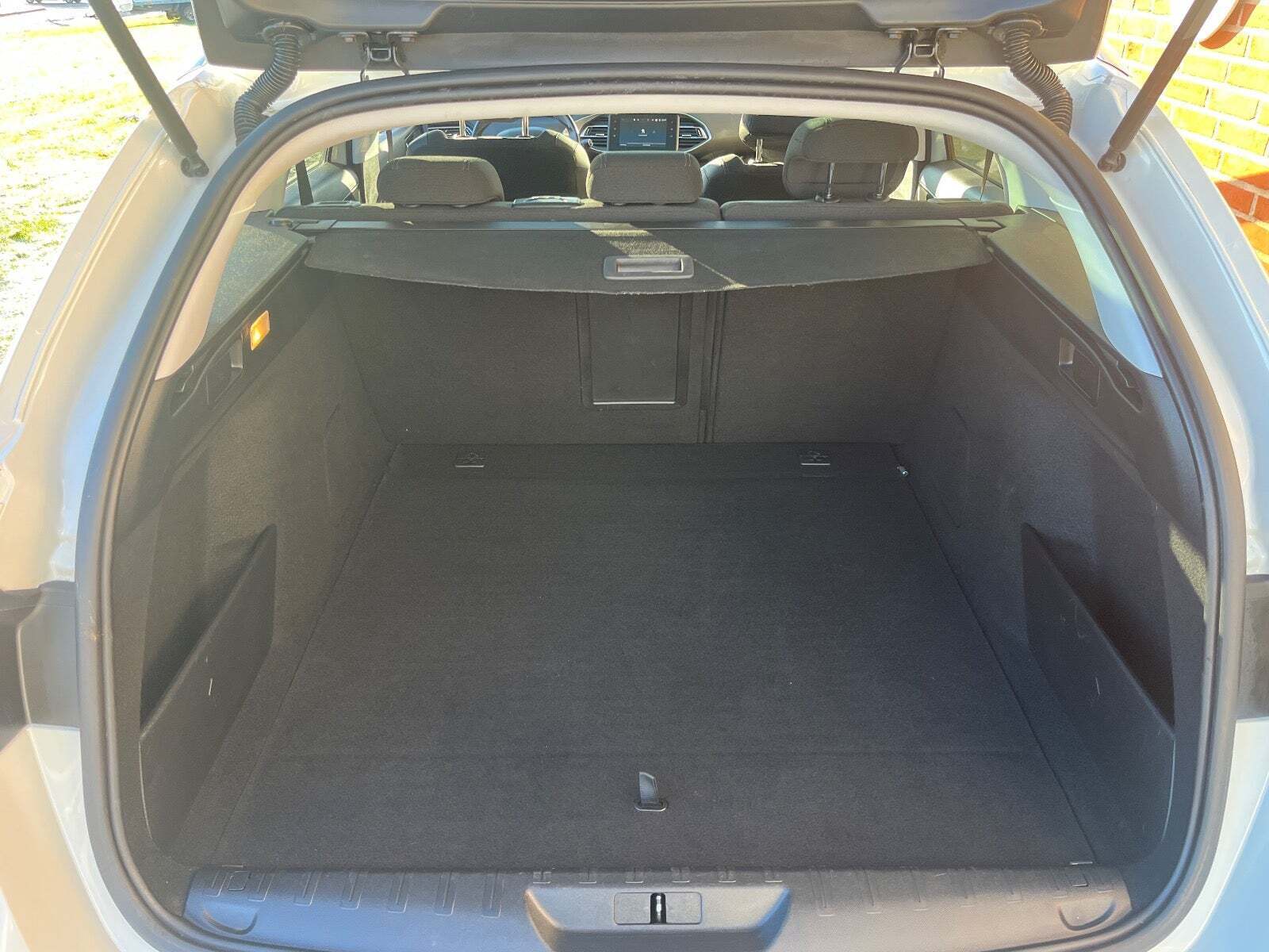 Hvid Peugeot 308 fra 2020