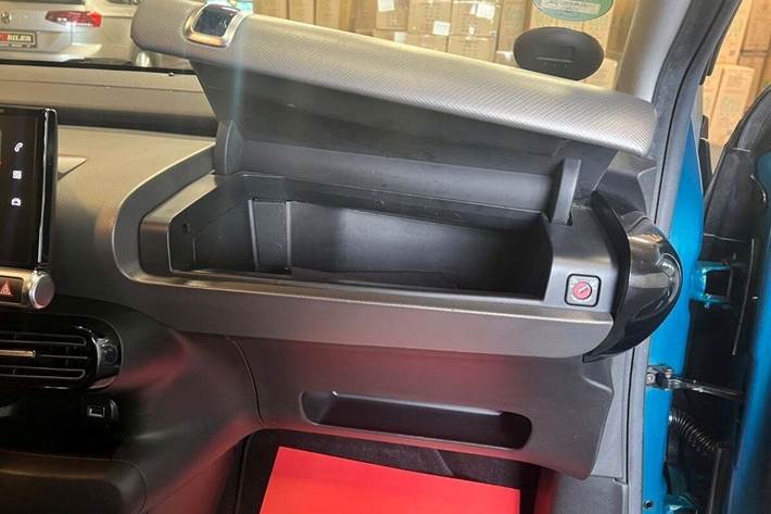 Blå Citroën C4 Cactus fra 2018