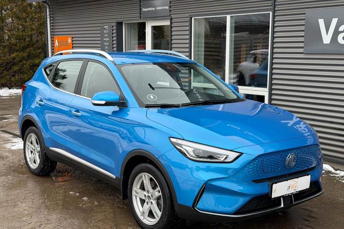 Blå MG ZS fra 2022 set udefra