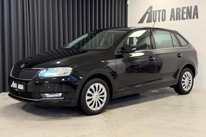 Sort Skoda Rapid fra 2018 set udefra