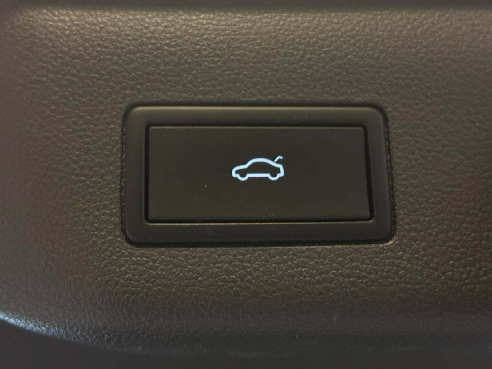 Blå VW Multivan fra 2022