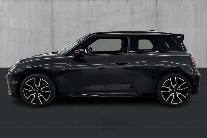 Grå Mini Cooper E fra 2024