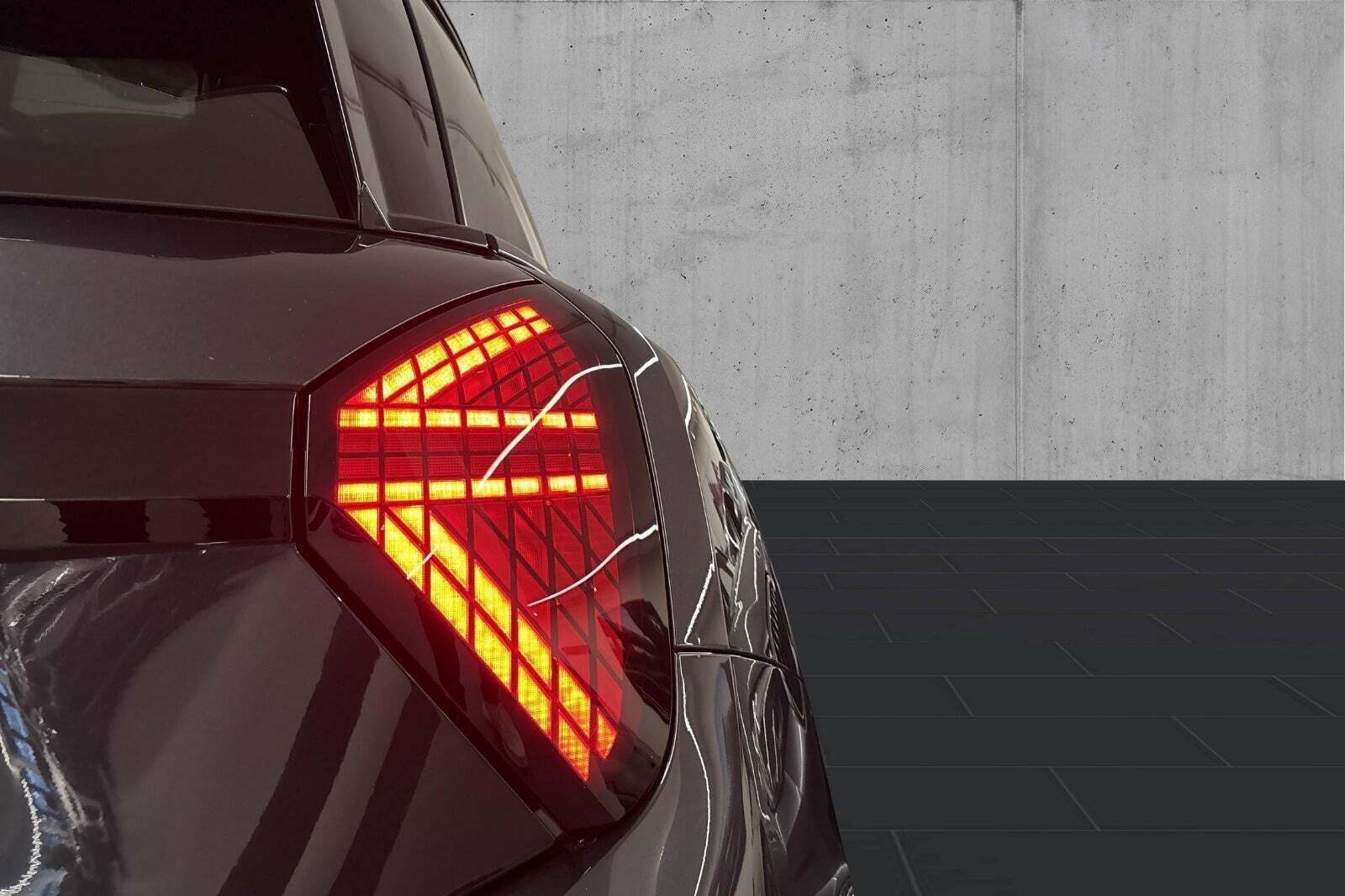Grå Mini Cooper E fra 2024