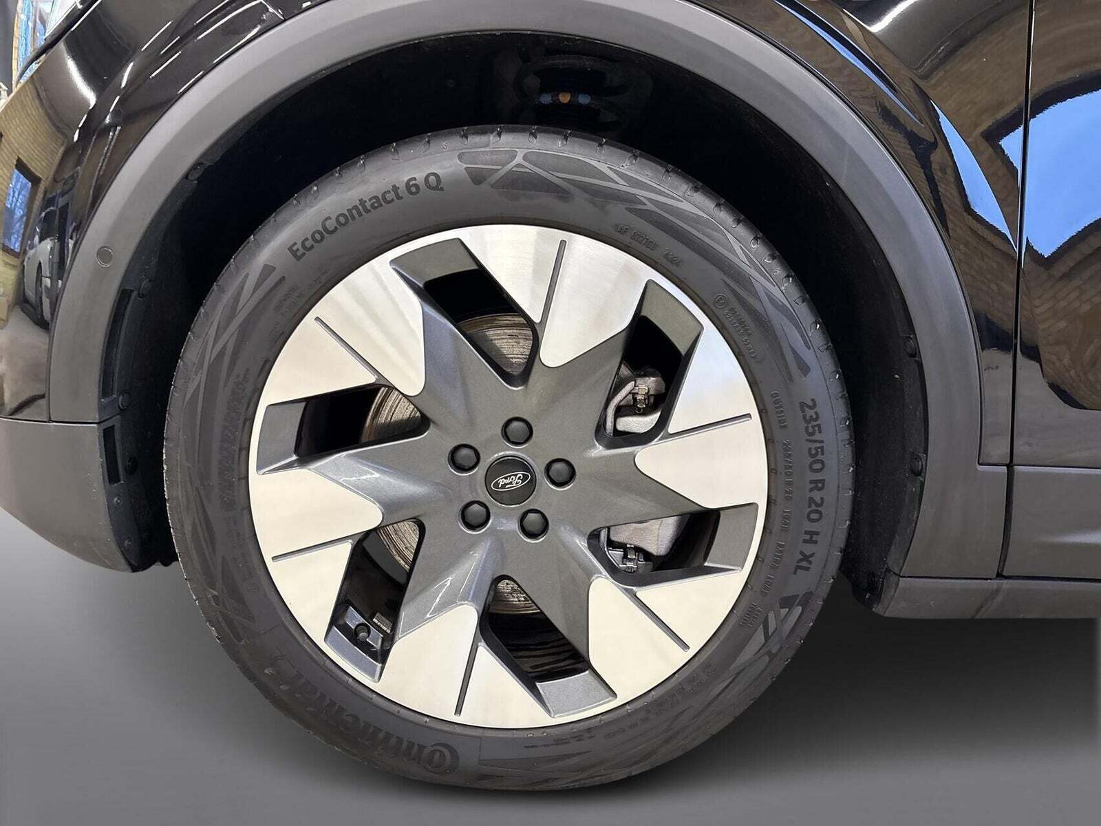 Sort Ford Explorer fra 2025