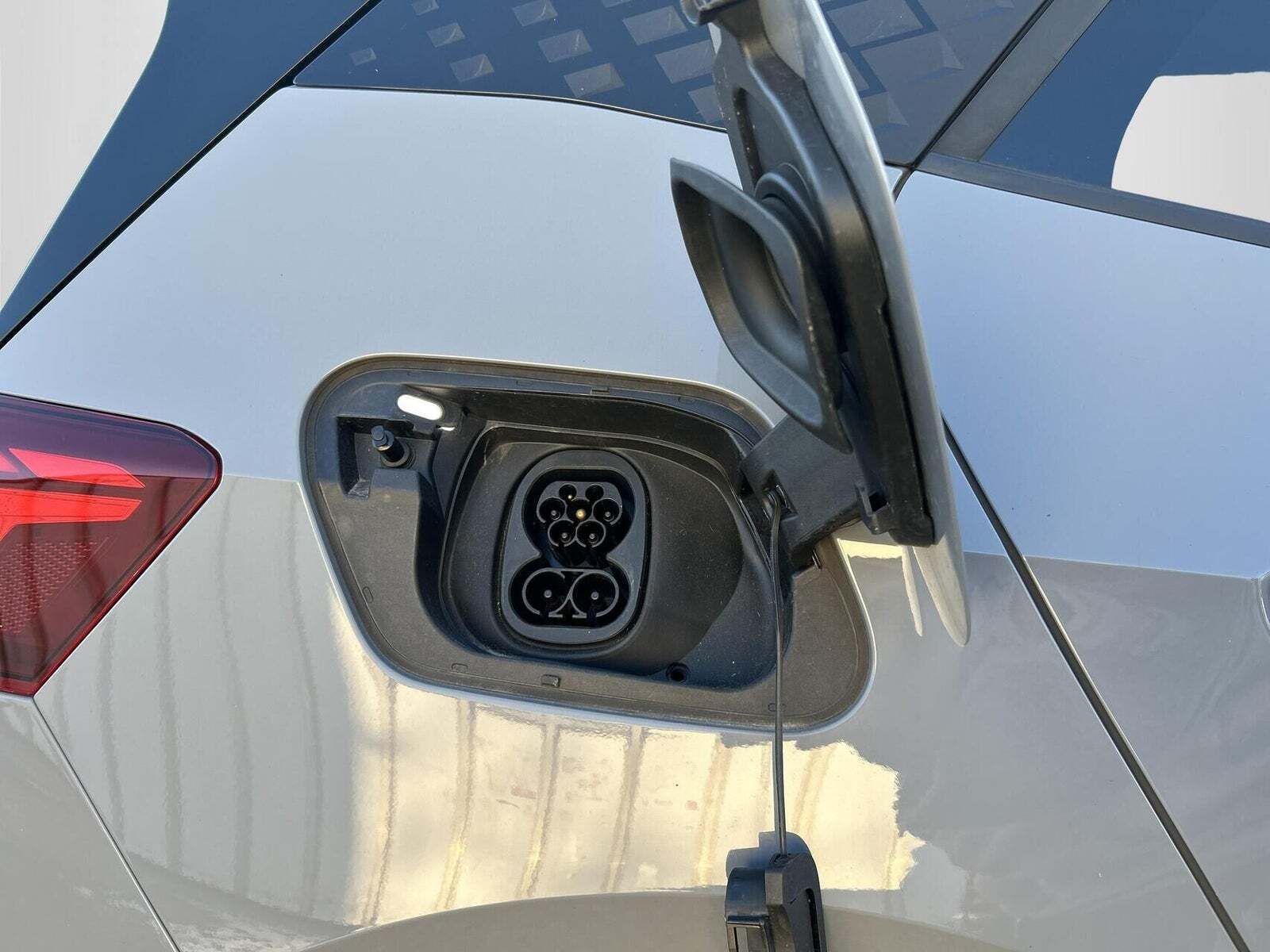 Grå Cupra Born fra 2025