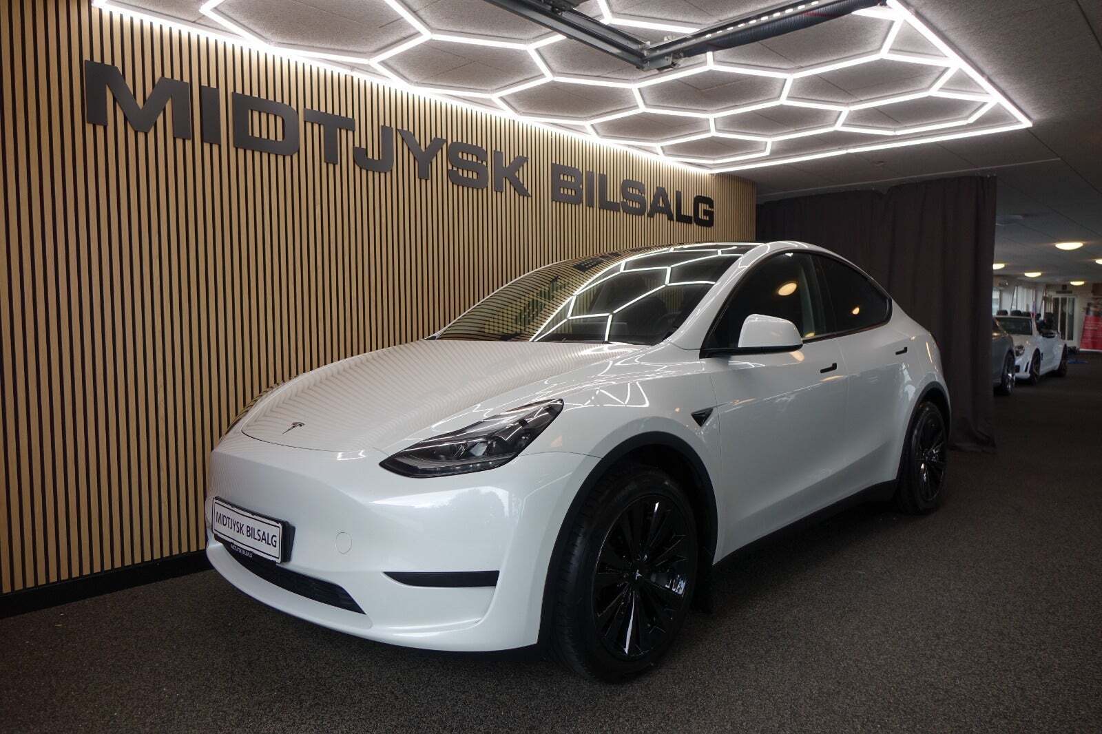 Tesla Model Y Long Range AWD