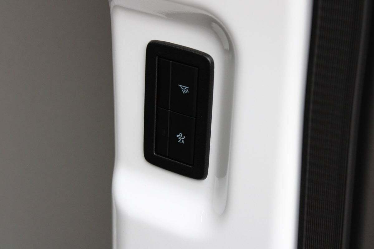 Hvid Ford E-Transit Custom 320S fra 2025