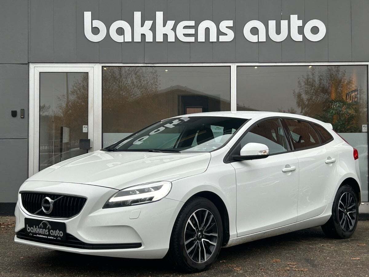 Volvo V40 2,0 T3 152 Momentum