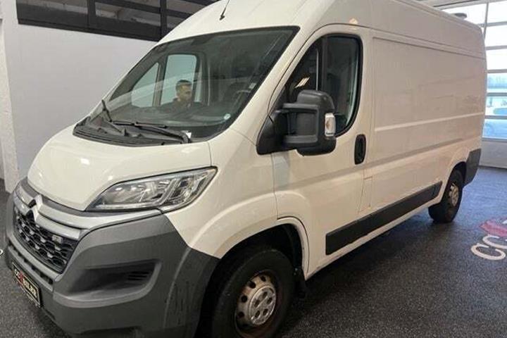 Hvid Citroën Jumper 30 fra 2017 set udefra