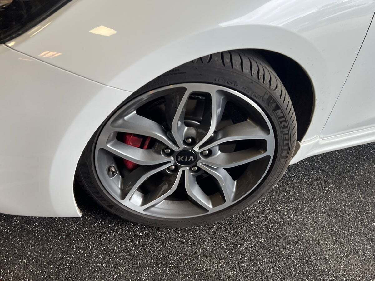 Hvid Kia Ceed fra 2018