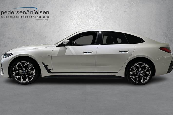 Hvid BMW i4 fra 2022