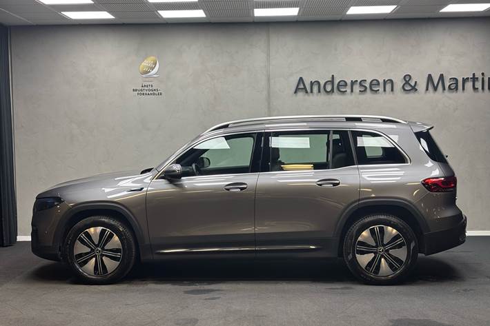Grå Mercedes EQB 250 fra 2023