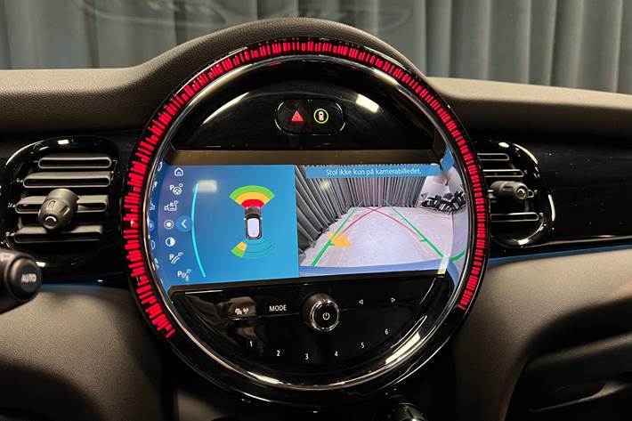 Blå Mini Cooper fra 2023