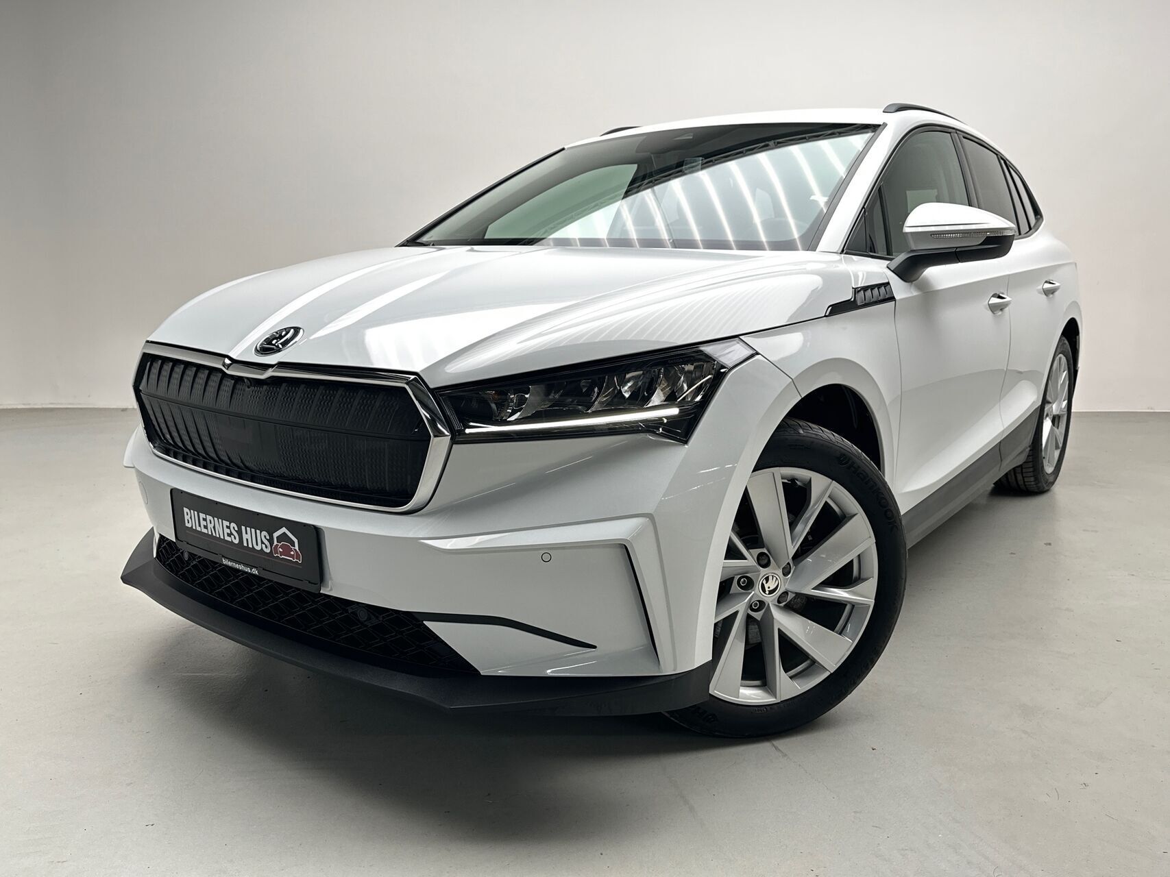 Hvid Skoda Enyaq fra 2021