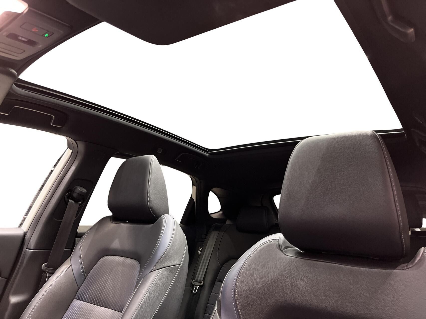 Hvid Nissan Qashqai fra 2023