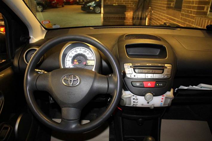 Bronze Toyota Aygo fra 2012