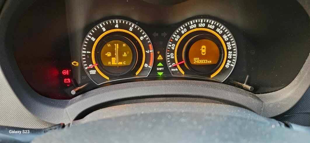 Grå Toyota Auris fra 2010