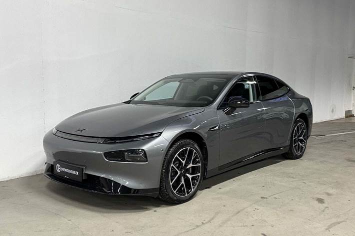 Grå Xpeng P7 fra 2024