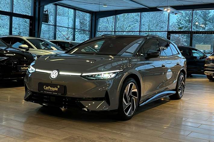 Grå VW ID.7 fra 2026 set udefra