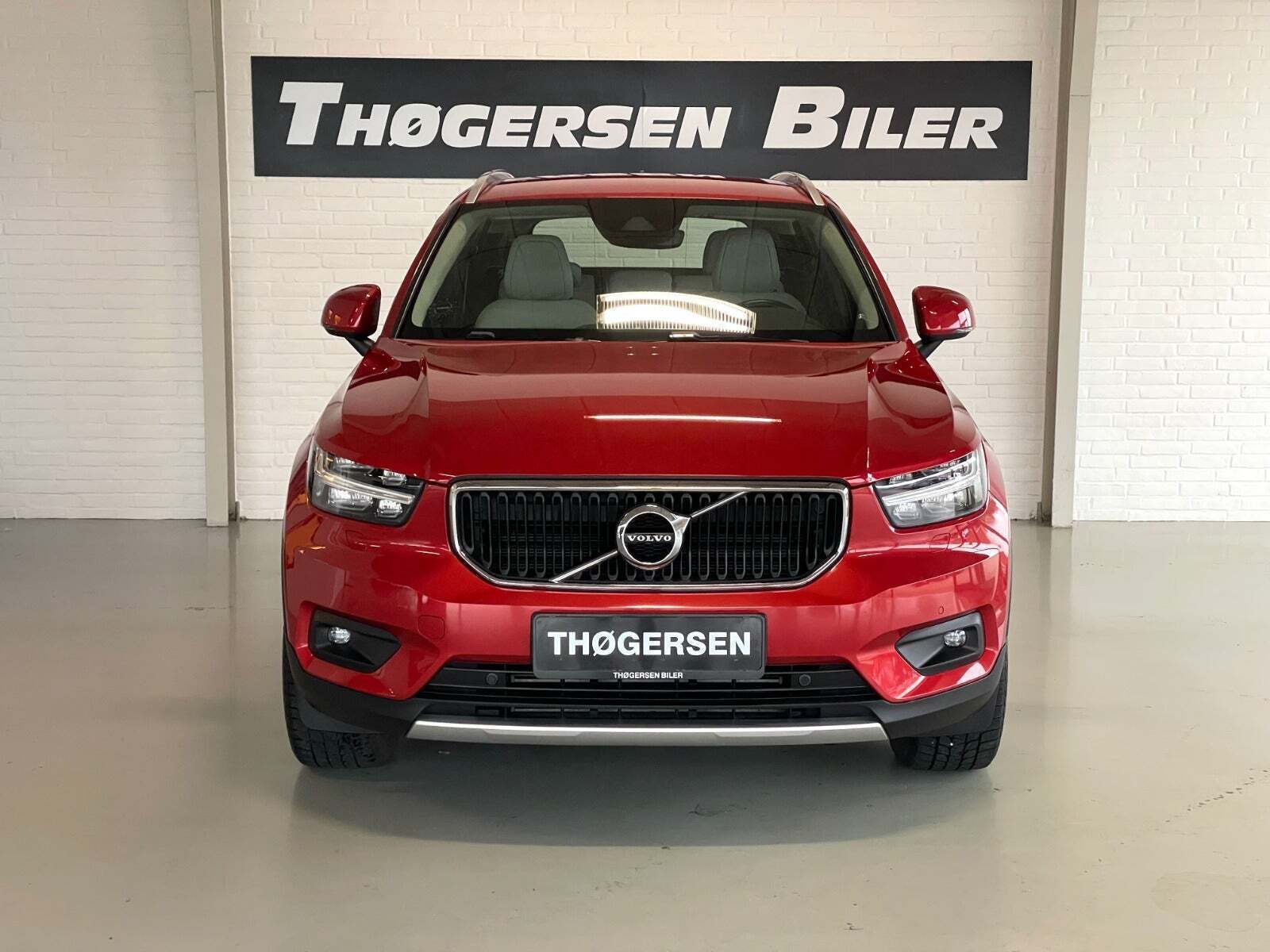 Volvo XC40 2,0 T5 247 Momentum aut. AWD