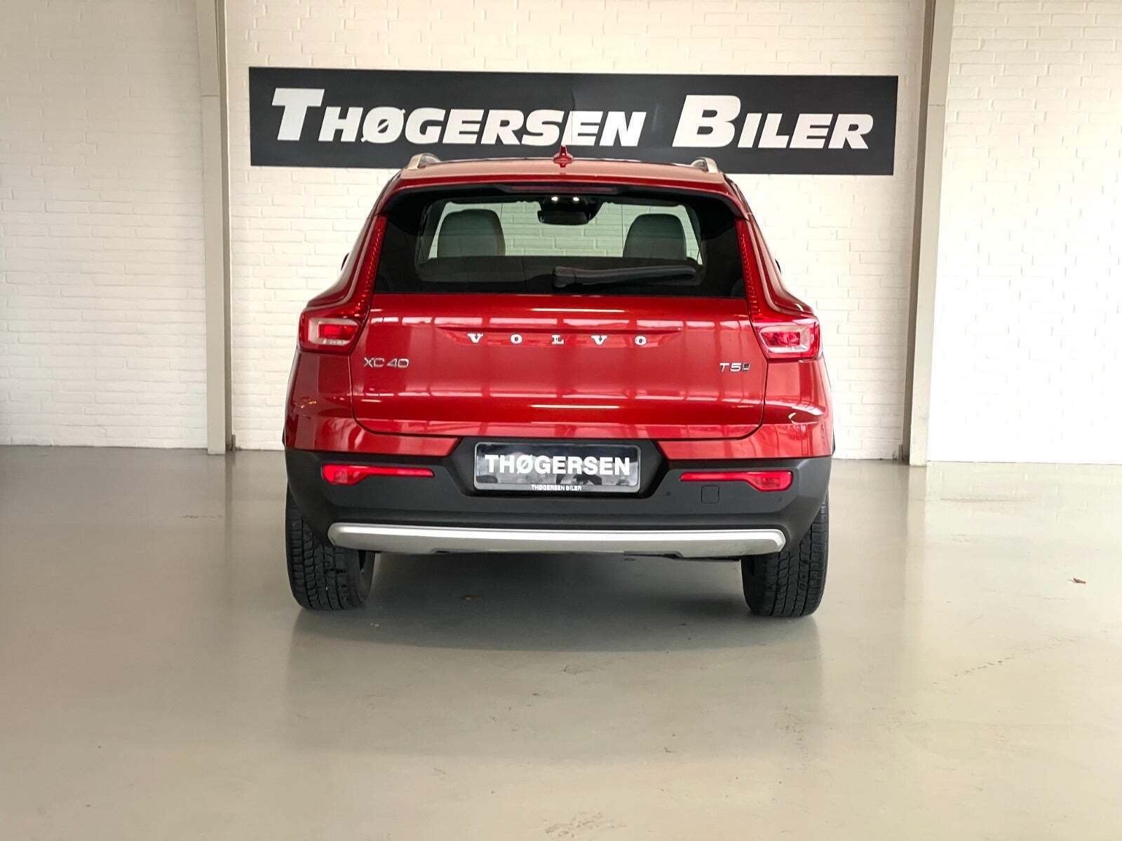 Volvo XC40 2,0 T5 247 Momentum aut. AWD