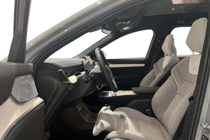 Grå Volvo EX90 fra 2025