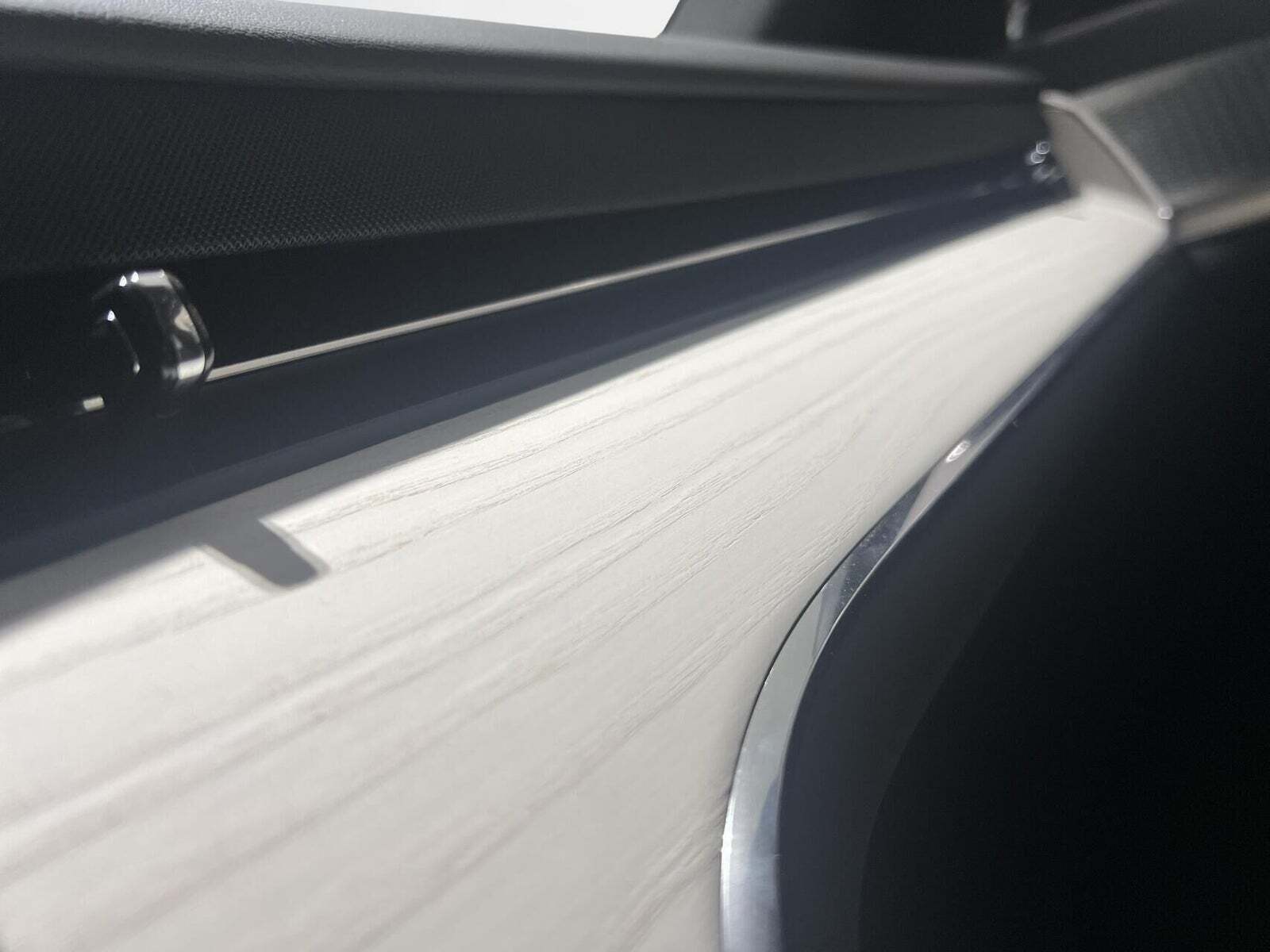 Grå Volvo EX90 fra 2025