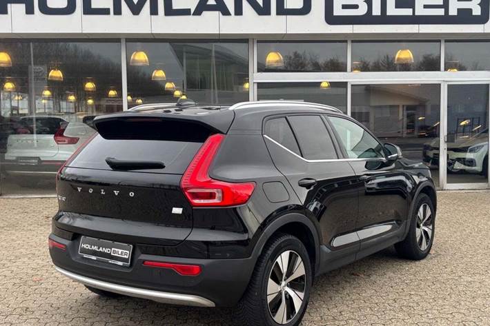 Sort Volvo XC40 fra 2023